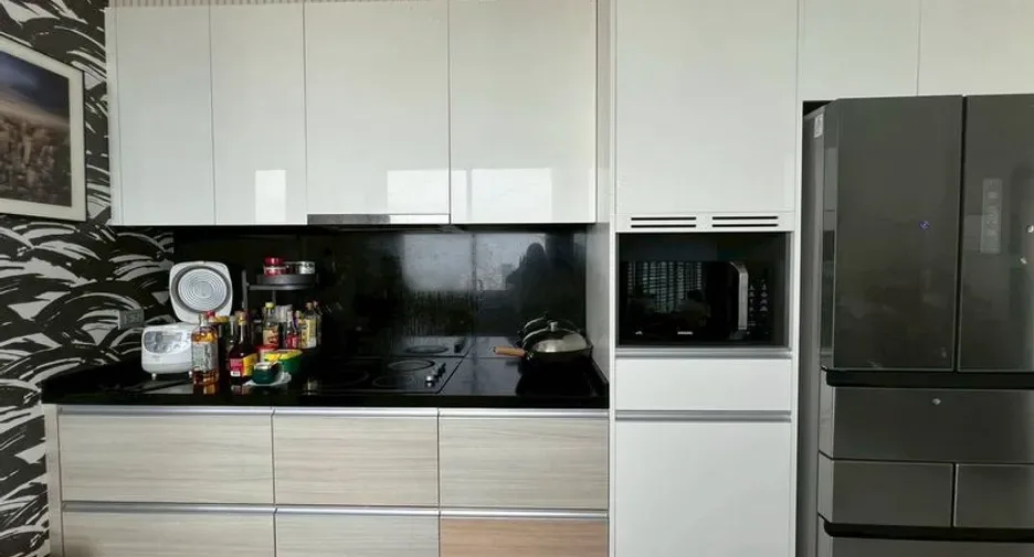 Three Bedroom (217 m²)