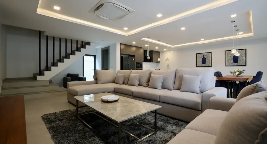 Five Bedroom (320 m²)