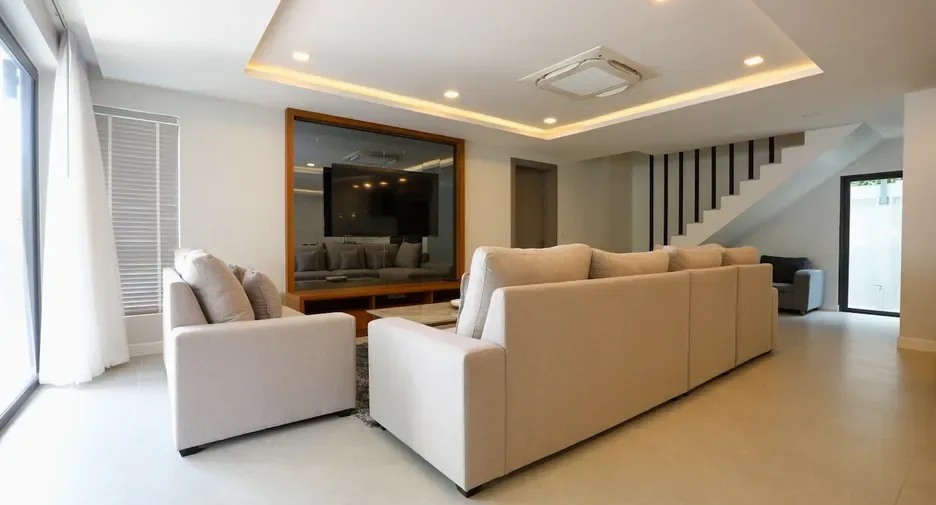 Five Bedroom (320 m²)