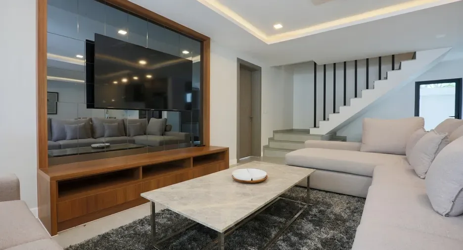 Five Bedroom (320 m²)