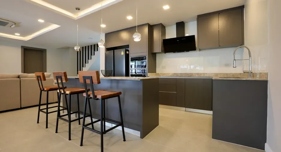 Five Bedroom (320 m²)