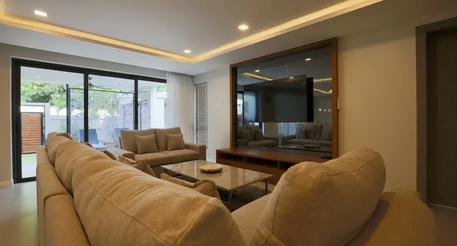 Five Bedroom (320 m²)