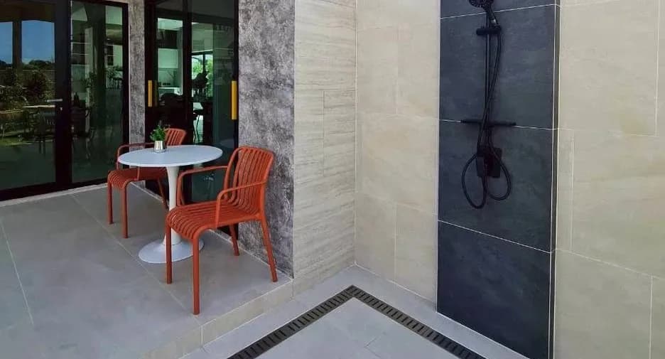 4 Bedroom (342 m²)