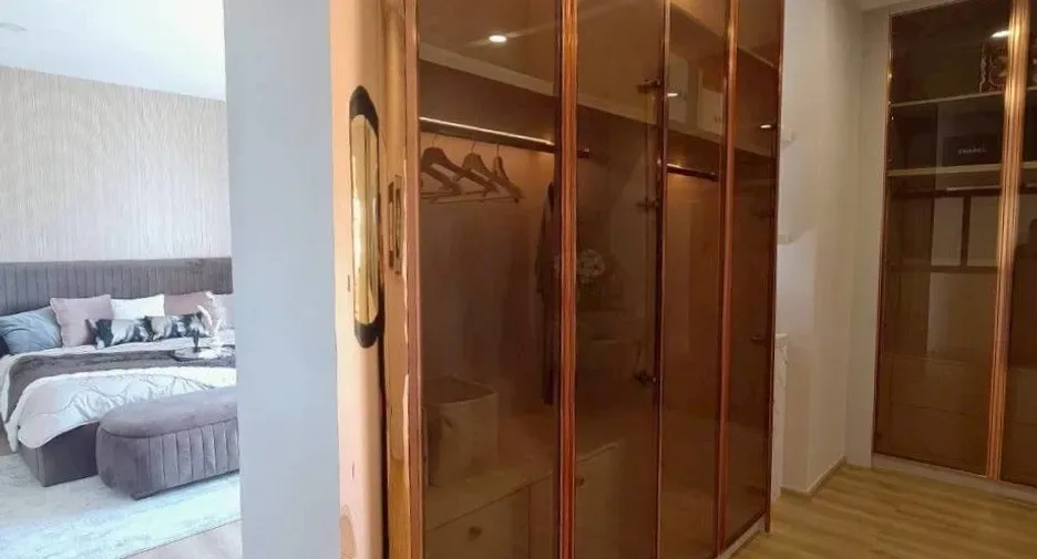 4 Bedroom (342 m²)