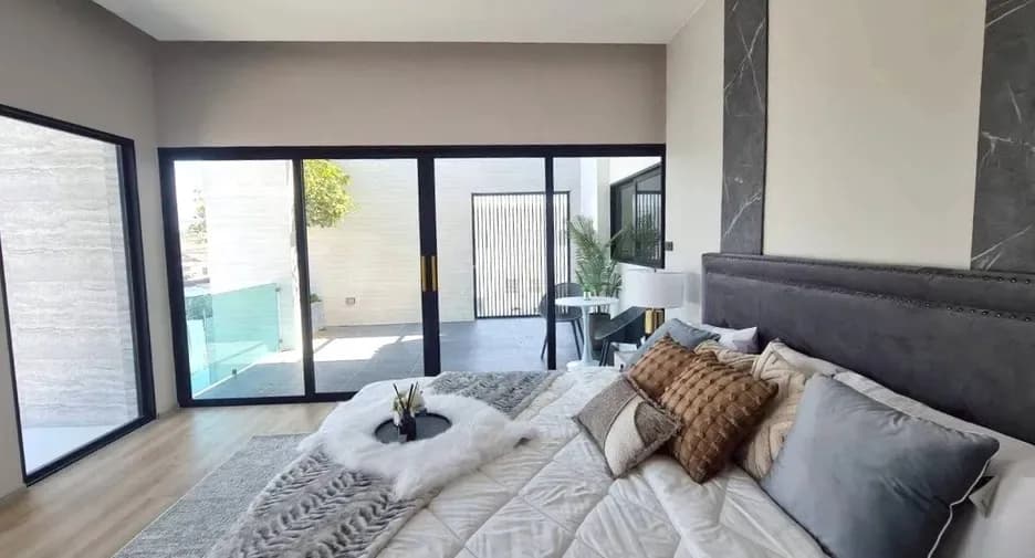 4 Bedroom (342 m²)