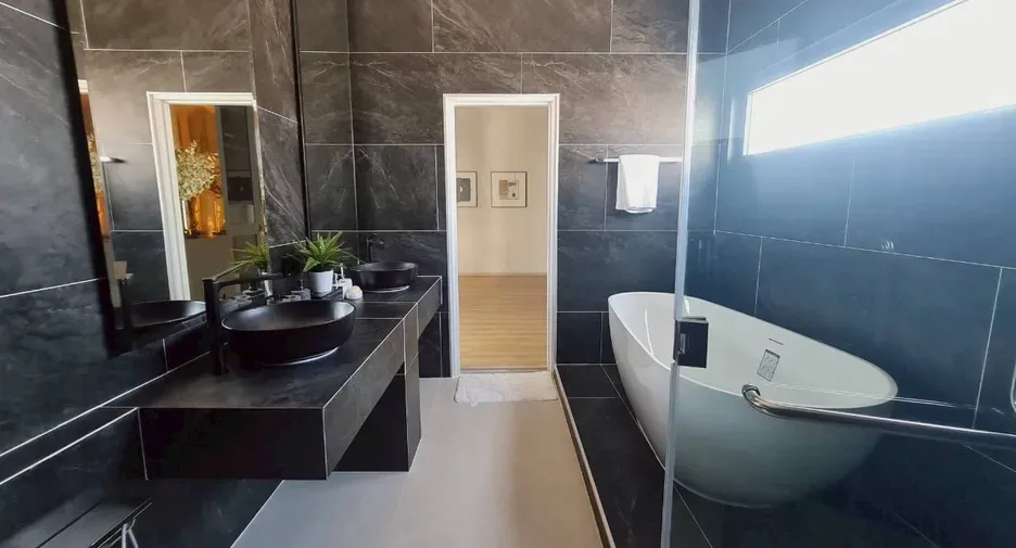 4 Bedroom (342 m²)