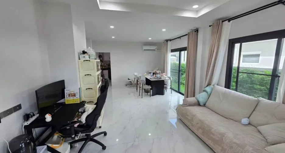Four Bedroom (280 m²)