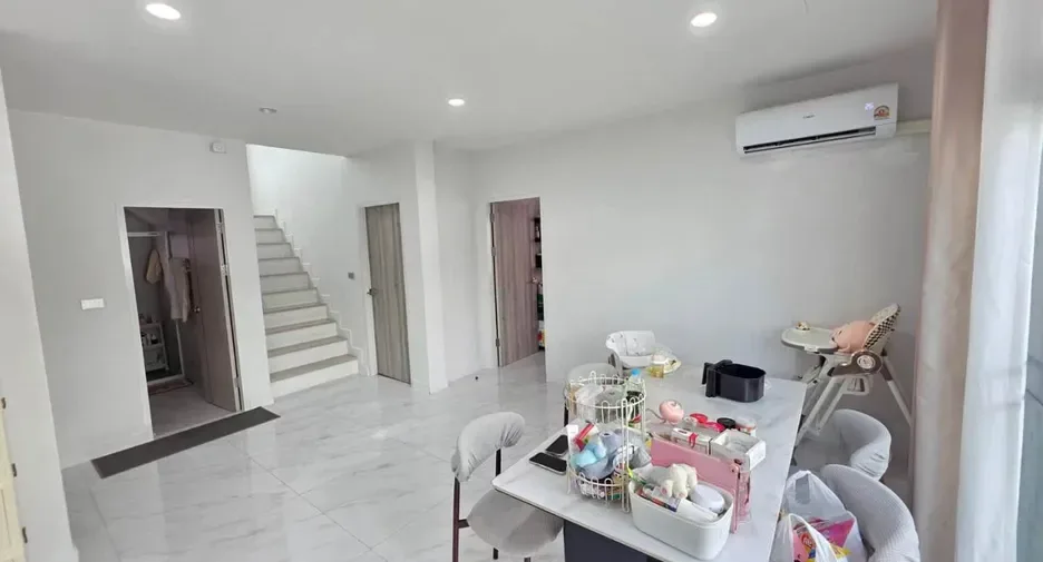 Four Bedroom (280 m²)