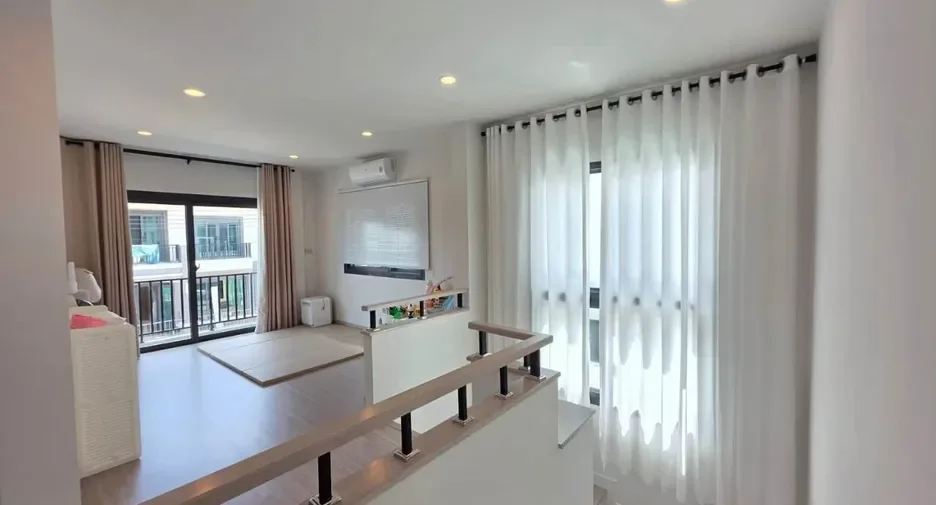 Four Bedroom (280 m²)