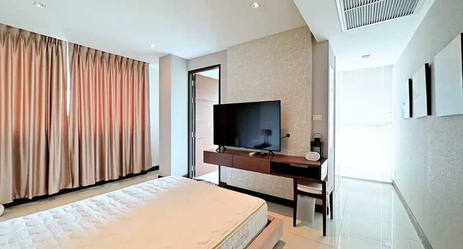 Two Bedroom (124 m²)