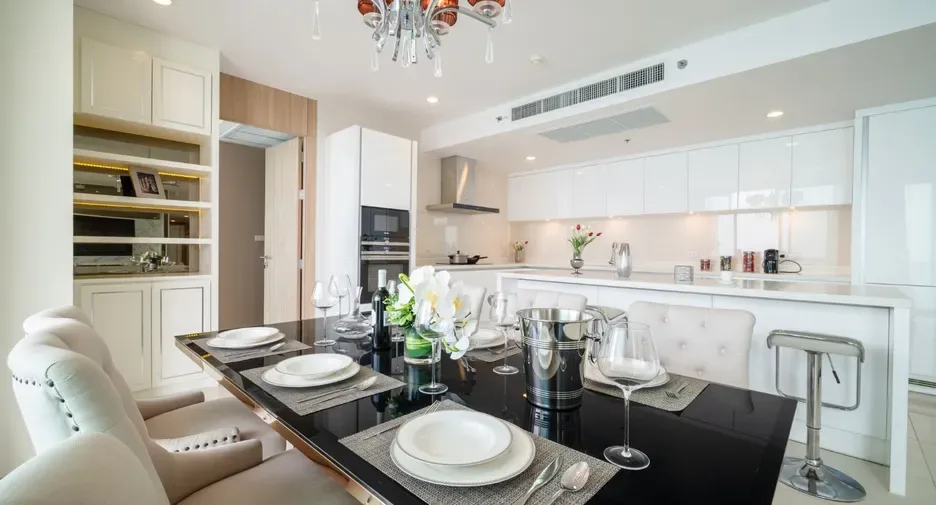 Three Bedroom (164 m²)