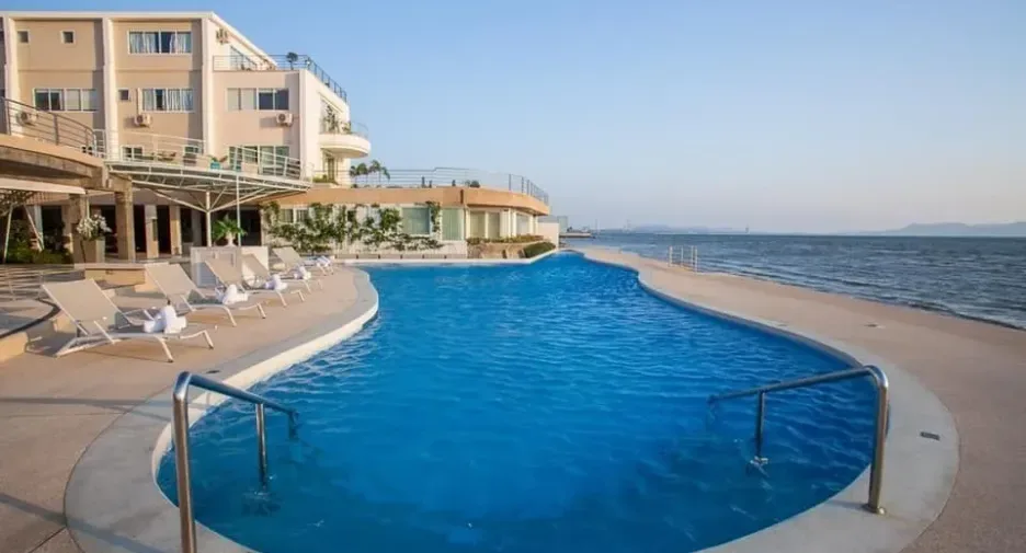 LA Royal Beach