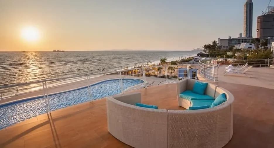 LA Royal Beach
