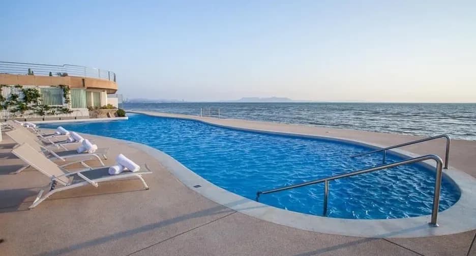 LA Royal Beach