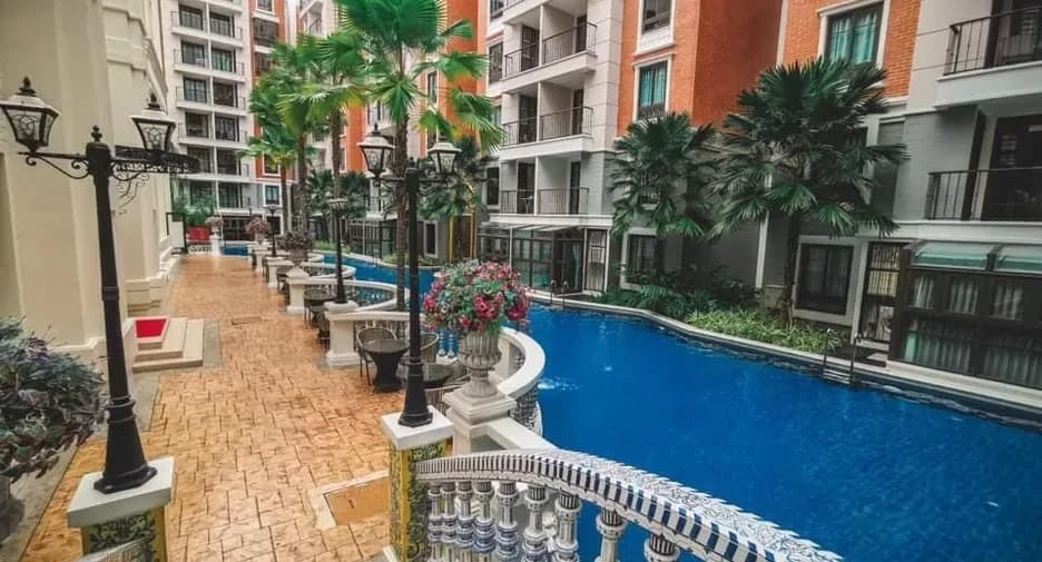 Espana condo