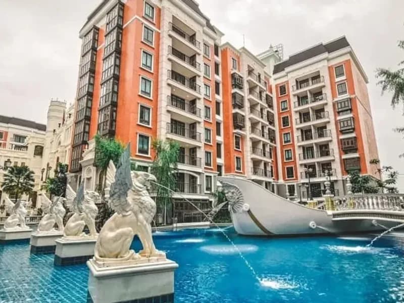 Espana condo