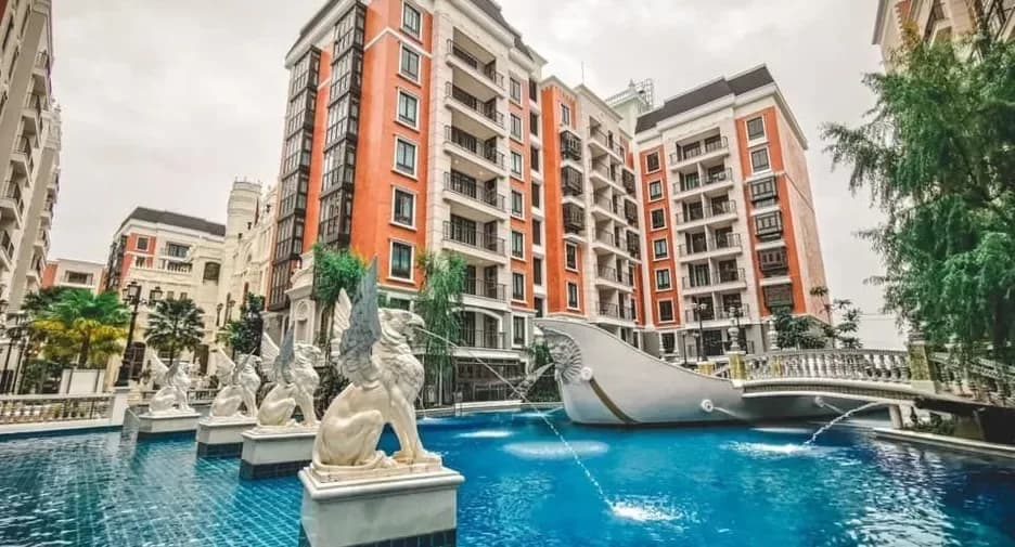 Espana condo