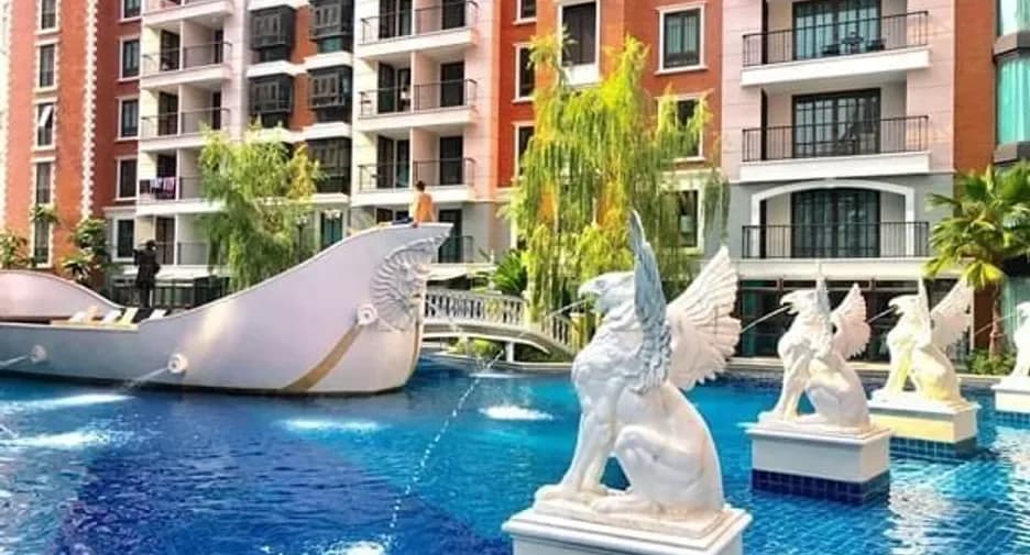 Espana condo