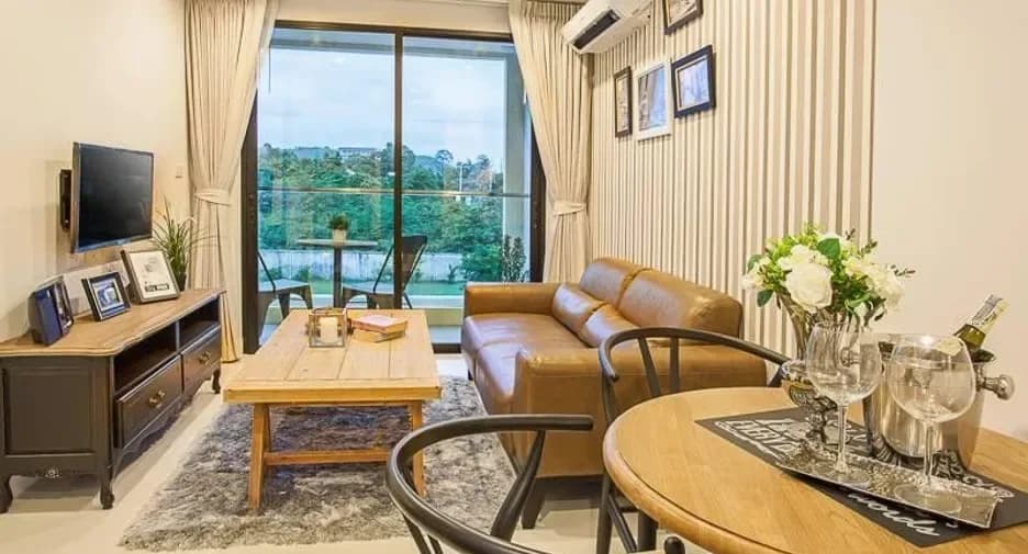 De Amber Condominium