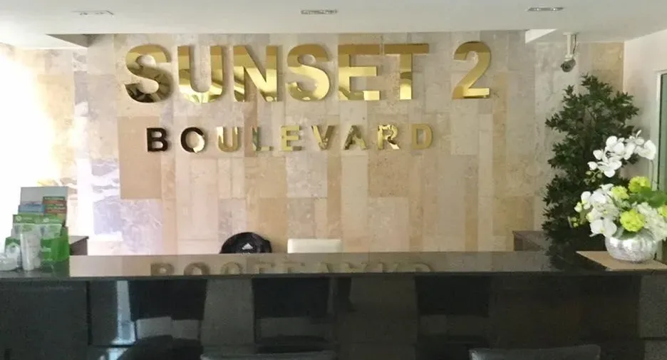 Sunset Boulevard Residence 2